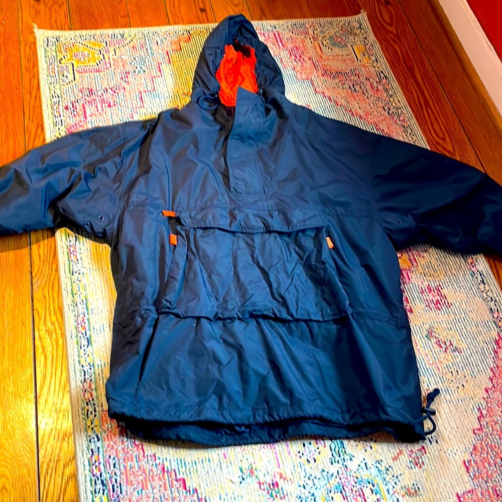 Men’s rain coat zip up. Perfect for running!